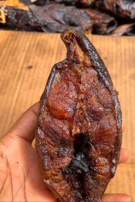 1 jumbo sized dried catfish cutless