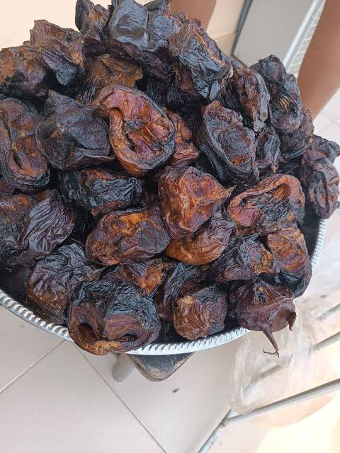 1carton of 100pcs of jumbo sizes of dried cutlets catfish