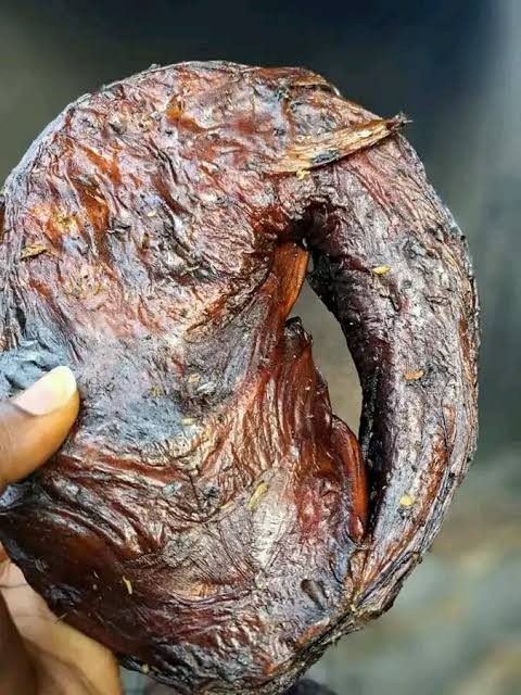 1pc of jumbo sized dried catfish 250g